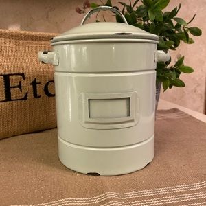 Metal Cannister